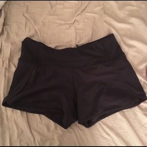 lululemon black run time short 4”